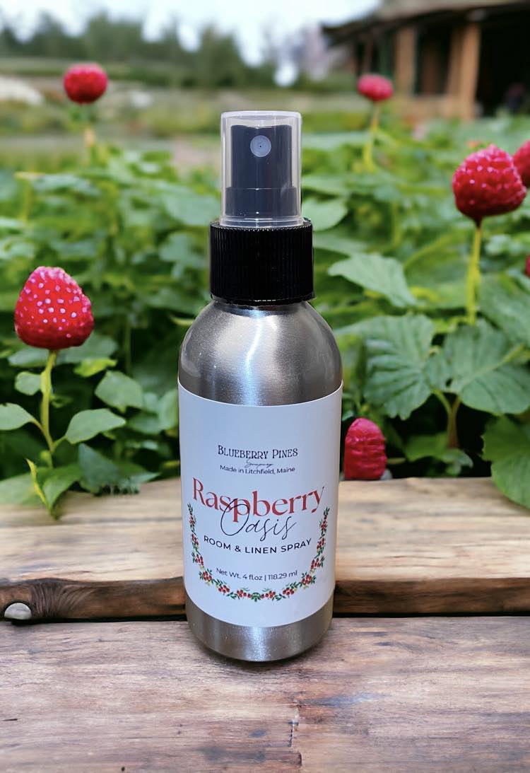Raspberry Oasis Room & Linen Spray offers a burst of fruity delight with its enchanting blend of succulent raspberries. Immerse yourself in the vibrant and refreshing scent of ripe raspberries, creating an oasis of sweetness in your space.