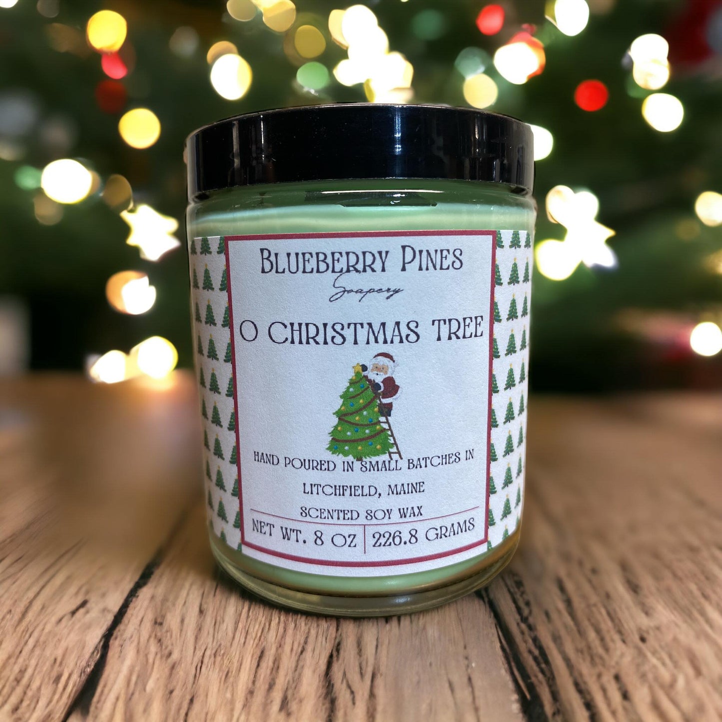 When you light a O Christmas Tree candle, you're essentially bringing the essence of a coniferous forest into your space. The fragrance is often associated with the holiday season, creating a festive and uplifting atmosphere. It's a popular choice for those who appreciate the fresh and natural scents of the great outdoors.